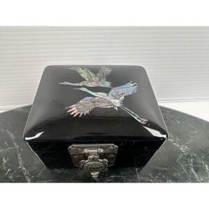 Vintage Flying Crane Abalone Inlaid & Black Lacquer Turtle Latch Jewelry Box MCM